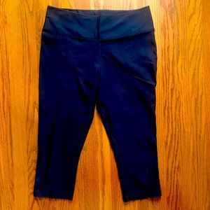 Black Nike Capri Workout Leggings - Large